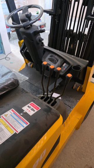 LIQUIDACIÓN Carretilla Elevadora 2000kg