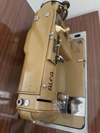 Máquina de coser Alfa vintage