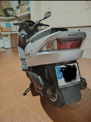 Suzuki Burgman 125 Plata