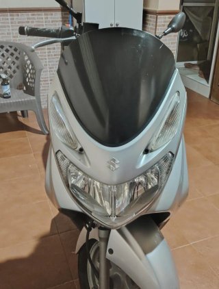 Suzuki Burgman 125 Plata