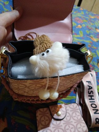 Bolso rosa elegante con monedero