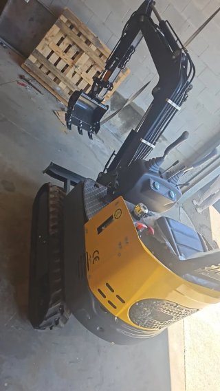 Mini excavadora 1000Kgs