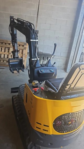 Mini excavadora 1000Kgs