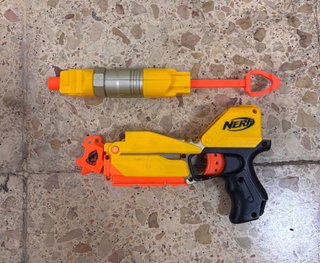 Pistola Nerf Amarilla y Naranja