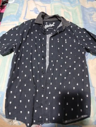 Camisa estampada calaveras 10 años