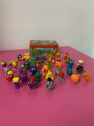 Caja Zomlings con figuras