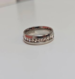 Anillo Titanio con Circonitas Talla Pequeña