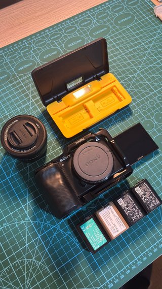 Sony ZV-E10 + Lente 16-50mm OSS II +accesorios