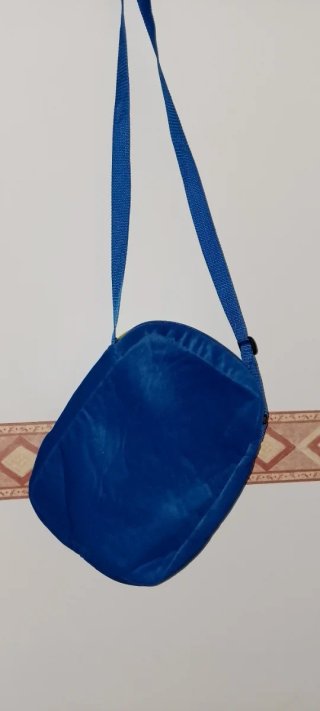 Bandolera infantil con osito y árbol