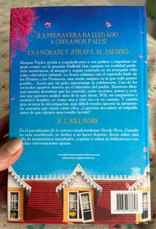 Crimen en la pensión de las flores