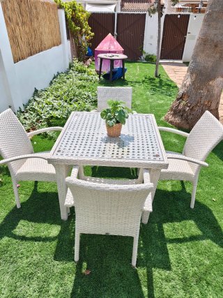 Conjunto mesa y 4 sillas mimbre jardín