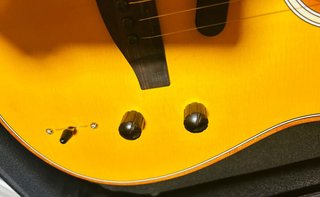 Impresionante Guitarra Fender Acoustasonic Player