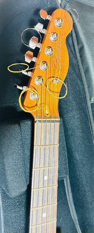 Impresionante Guitarra Fender Acoustasonic Player