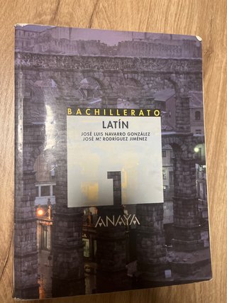 Libro latín 1 bachillerato.