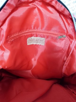 Mochila escolar con estampado de personajes
