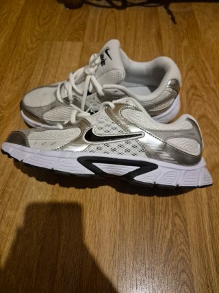 Nike V5 RNR (GS) Blanco/Gris Talla 39