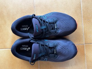 Zapatillas Asics Talla 44 Negras y Turquesa