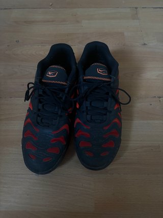 Zapatillas Nike TN Negras y Rojas