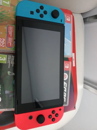 Nintendo Switch Azul y Naranja