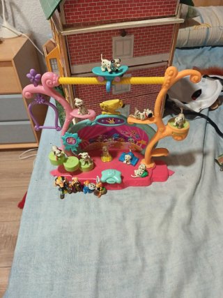 Juego de figuras y caseta
