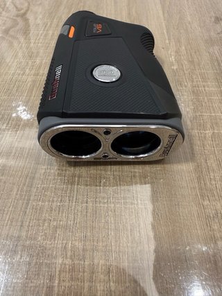 Telémetro Láser Bushnell Tour V6