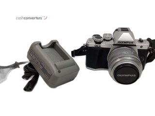 camara digital evil olympus om-d e-m10