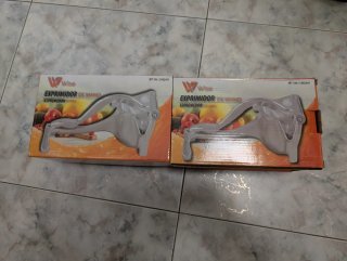 Exprimidor de mano de aluminio