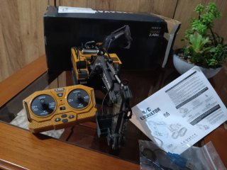 Excavadora teledirigida 11CH R/C 2.4Ghz