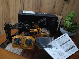 Excavadora teledirigida 11CH R/C 2.4Ghz
