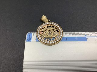 colgante oro 18k con piedra