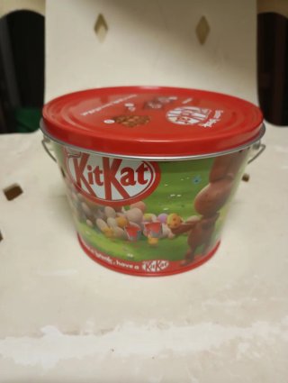 Bote metálico Kit Kat