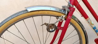 Bicicleta antigua roja Marca BH