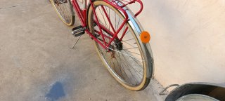 Bicicleta antigua roja Marca BH