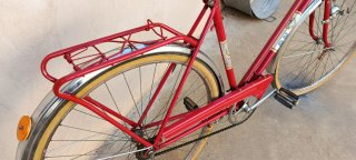 Bicicleta antigua roja Marca BH