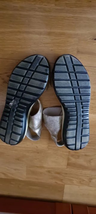 Sandalias doradas confort Talla 40