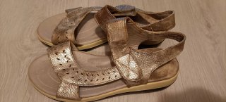 Sandalias doradas confort Talla 40