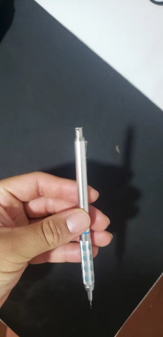 Lápiz de dibujo plateado