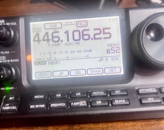 ICOM IC-7100 HF/VHF/UHF Radio Transceptor