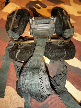 Montura para visor nocturno