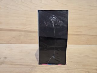 Pokémon Center Pitch Black ETB Inglés