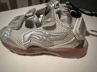 Sandalias Primark con luces Talla 25-26