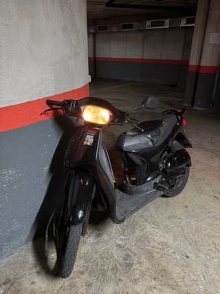 Honda SH 50 Scooter Negra