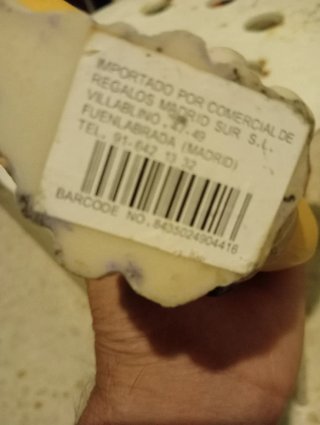 Figura de porcelana bruja luna escoba