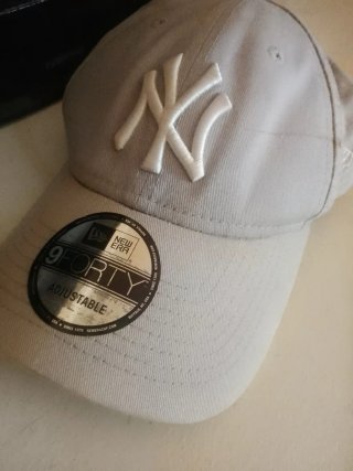 Gorra New Era Gris