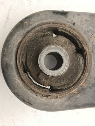 BRAZO SUSPENSION DELANTERO IZQUIERDO TOYOTA RAV4