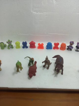 Lote de 10 figuras pequeñas