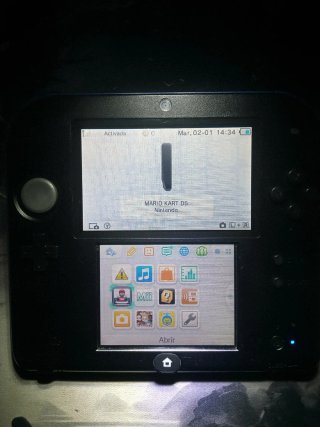 Nintendo 2DS Negra y Azul + Mario kart