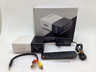 mini proyector yg300 yg300