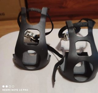 Pedales de bicicleta con correas