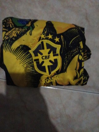 Camiseta Brasil Talla M Diseño Jesús